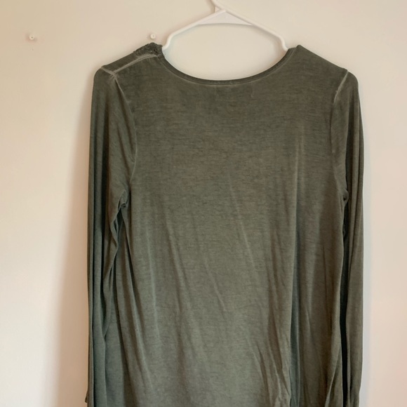 Green long sleeve - Picture 3 of 3